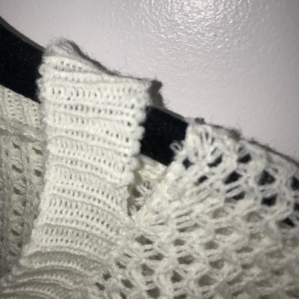 Striped Cropped Sweater - Picture 3 of 4